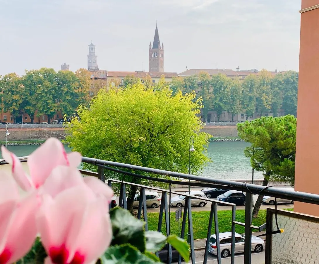 Apartment Riverview Luxury Flat Verona